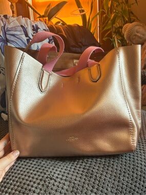 COACH F39675  Leather Derby Tote (Rose Gold/Metallic)